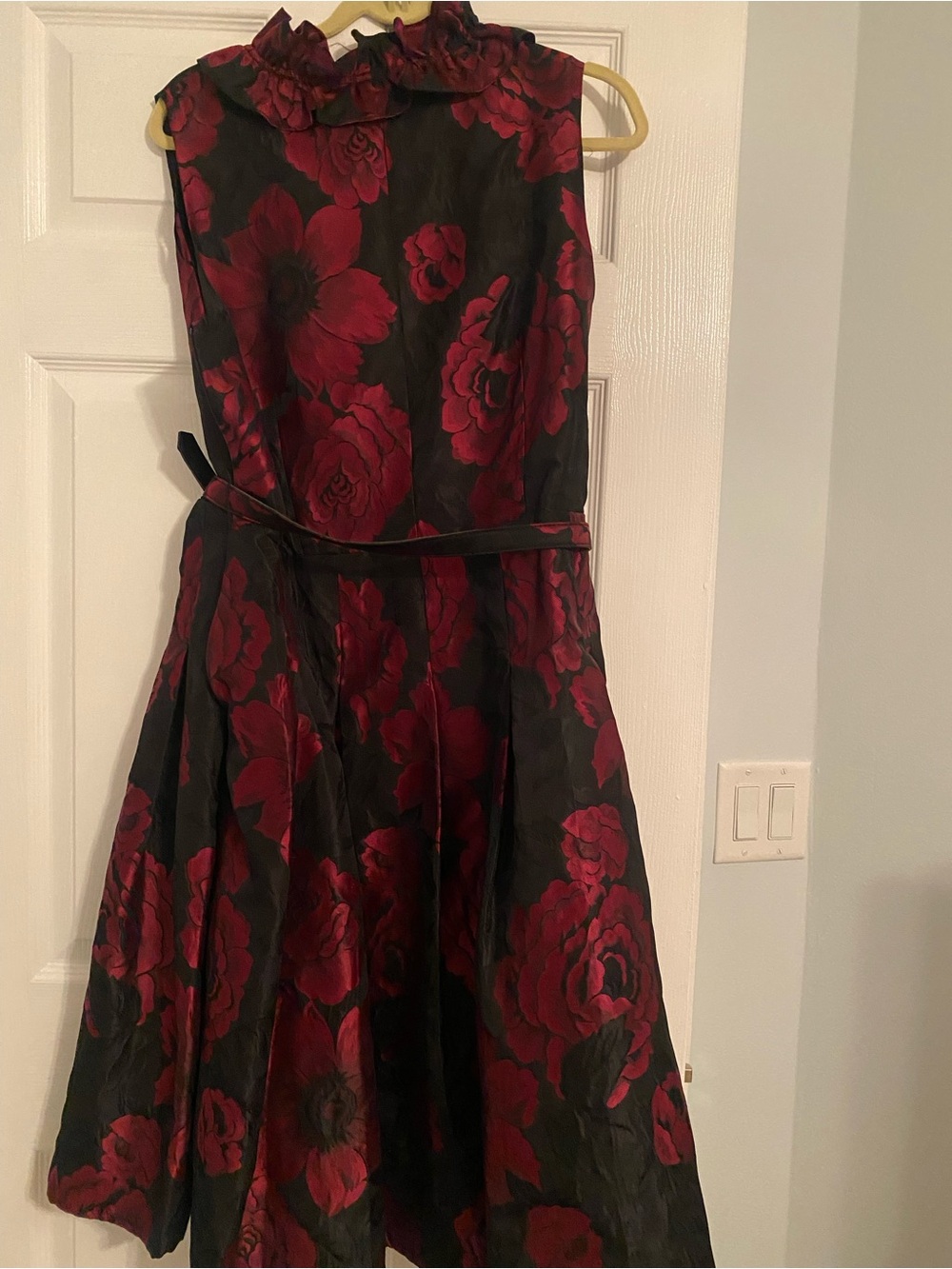 Jessica Howard Black Midi Dress with Red Floral Print size 16